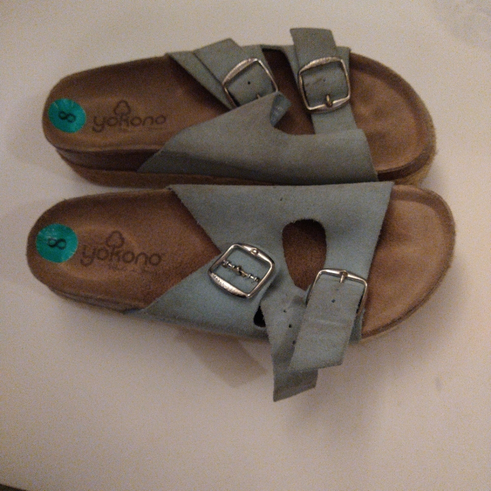 Women's sandals. Size 8